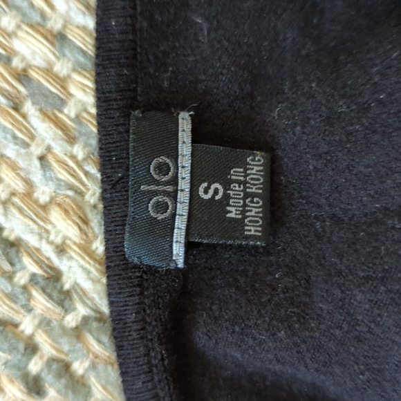 Black soft sweater with mesh ruffles/ruching - Picture 3 of 4
